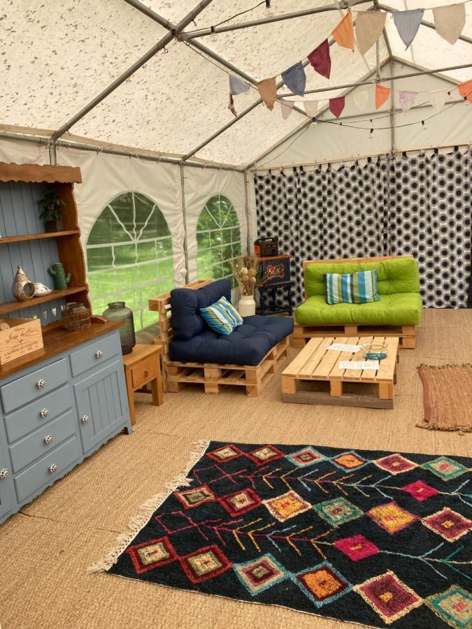 מלון Le Lindois Au Pre Fleuri Eco Glamping מראה חיצוני תמונה