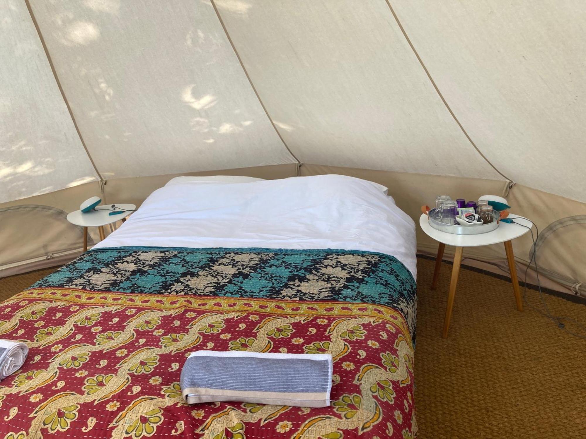 מלון Le Lindois Au Pre Fleuri Eco Glamping מראה חיצוני תמונה